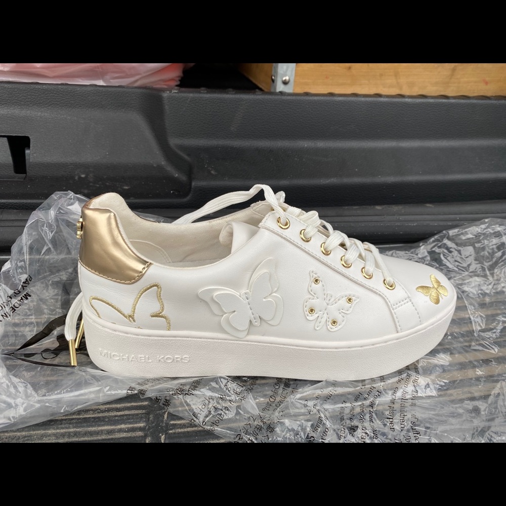 Women sneakers
